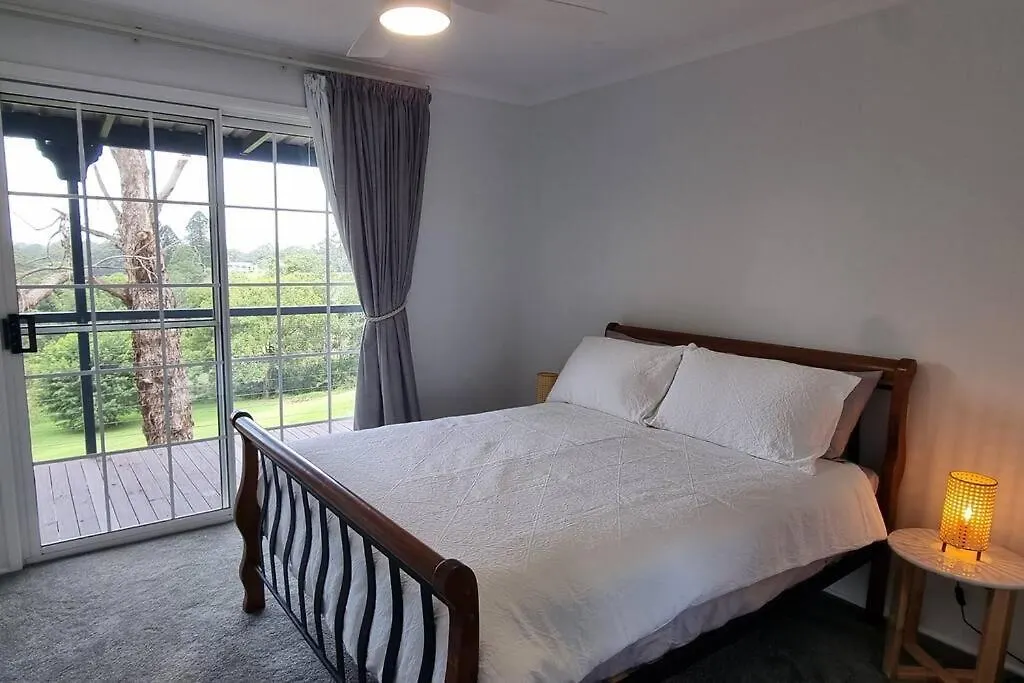 Holiday home Serenity Cottage Retreat Woombye Australia