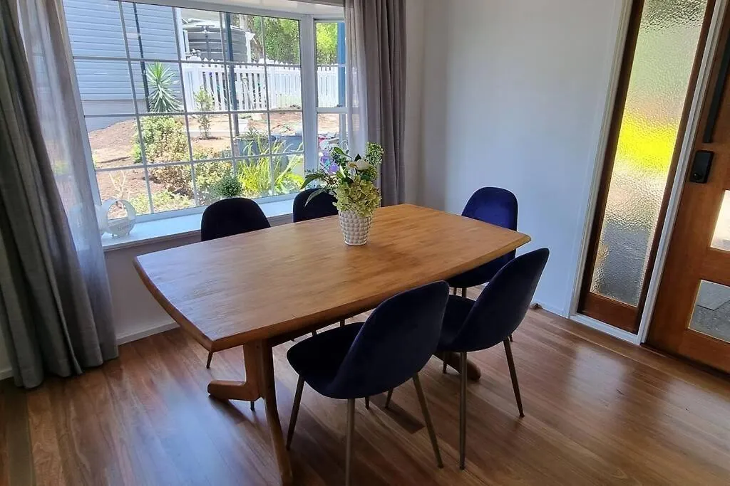 Holiday home Serenity Cottage Retreat Woombye